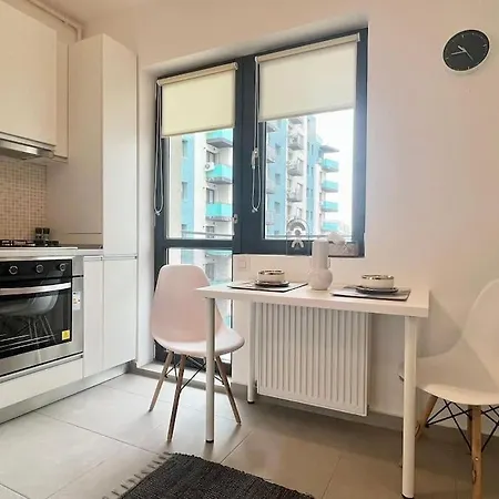 Flat In A Quiet Area - Carol Park Apartamento