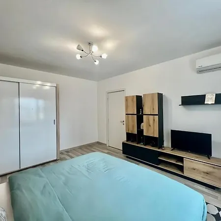 Flat In A Quiet Area - Carol Park * Бухарест