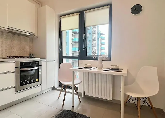 Flat In A Quiet Area - Carol Park Apartment